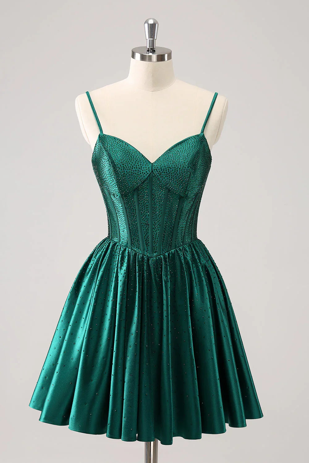 Vestido Corto de Baile de Graduación en Línea A con Tirantes Espagueti, Volantes y Corsé en Verde Oscuro Adorable con Abalorios