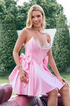Niedliches pinkes A-Linien-Trägerloses Perlen-Korsett-Rüschenkleid mit Schleifen für den Homecoming