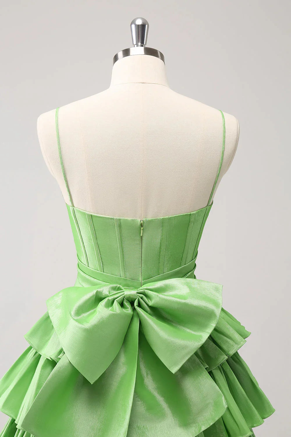 Vestido de Fiesta Tipo Corsé con Tirantes Espagueti, Línea A, en Capas y Volantes, con Lazo, en Verde Bonito