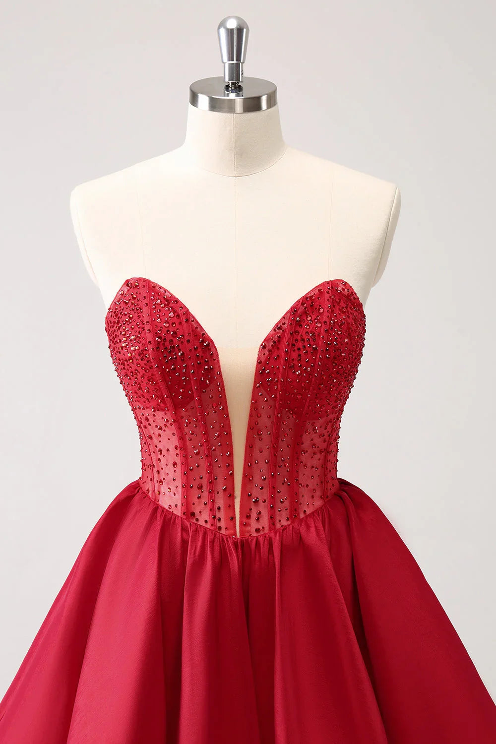 Niedliches rotes A-Linie trägerloses Korsett-Rüschen-Heimkehrballkleid mit Perlenbesatz