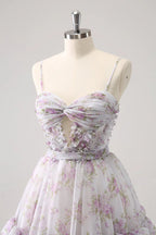 Vestido de Baile Lila Lindo con Corte A, Abertura, Niveles, Estampado Floral y Volantes