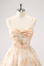 Vestido de Baile Lila Lindo con Corte A, Abertura, Niveles, Estampado Floral y Volantes
