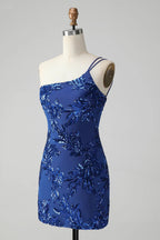 Vestido de cóctel elegante y brillante en rosa, de corte recto, con un solo hombro, lentejuelas y bordados para el baile de bienvenida