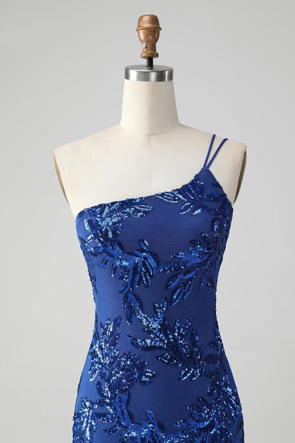 Vestido de cóctel elegante y brillante en rosa, de corte recto, con un solo hombro, lentejuelas y bordados para el baile de bienvenida