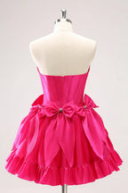 Vestido Lindo Fucsia Sin Tirantes Tipo A con Corsé, Volantes, Abalorios y Lazos para Baile de Bienvenida