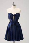 Niedliches marineblaues A-Linien-Trägerloses Hollow-Out-Korsett-Perlenkleid mit Schleife für den Homecoming
