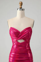 Schicker trägerloser Schlüsselloch-Plisseé-Fuchsienschlüpfer Heimkehrballkleid