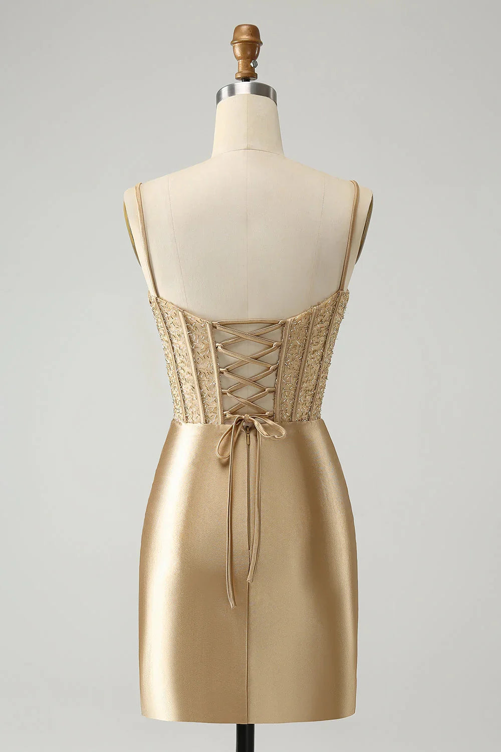 Vestido Corto de Fiesta con Corsé Dorado y Espalda de Cordones