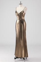 Vestido de cerimónia com alças finas e bainha dourada e bordados