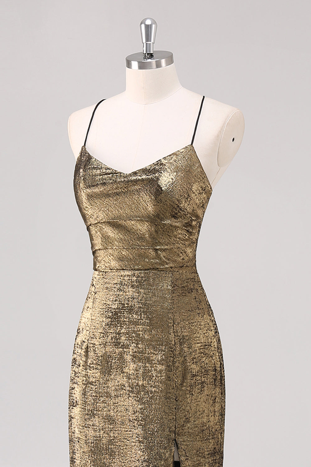 Etuikleid mit Spaghettiträgern in Metallic-Schwarz und Gold mit Schlitz