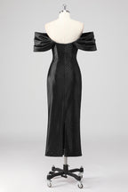 Schwarzes, schulterfreies, bodenlanges Abendkleid mit Perlenbesatz