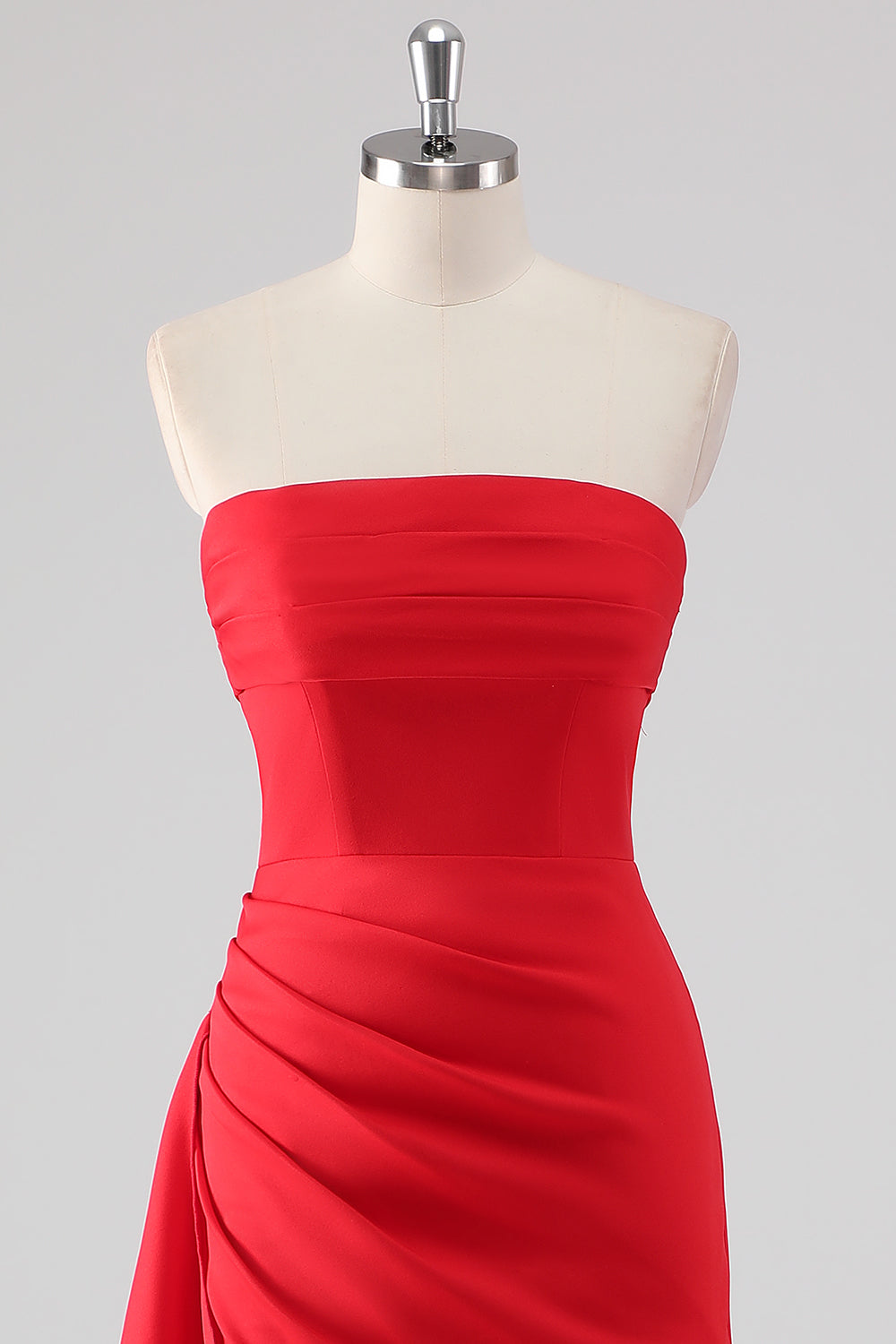 Vestido formal vermelho franzido com racha