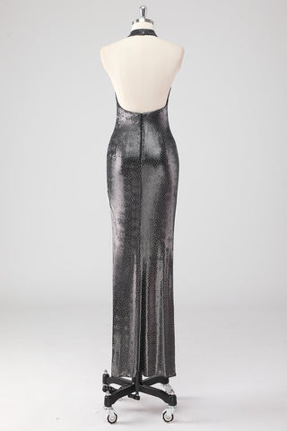 Glitzerndes silbergraues Neckholder-Kleid mit Schlitz