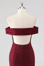 Burgunderrotes, schulterfreies Meerjungfrau-Spitzenkleid