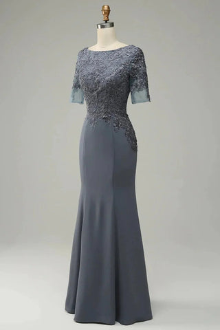 Kleid für die Brautmutter aus Satin mit Applikationen