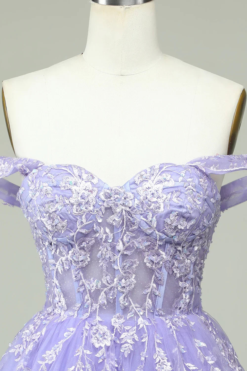 Un Abito da Ballo a Spalle Scoperte in Tinta Lilla con Corsetto e Applicazioni Y2168