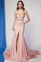 Vestido formal sereia plissado blush sem alças com contas e racha