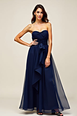 Marineblaues, langes Hochzeitsgastkleid in A-Linie mit Herzausschnitt und Rüschen