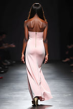 Langes Galakleid aus Satin in Rosa, trägerlos