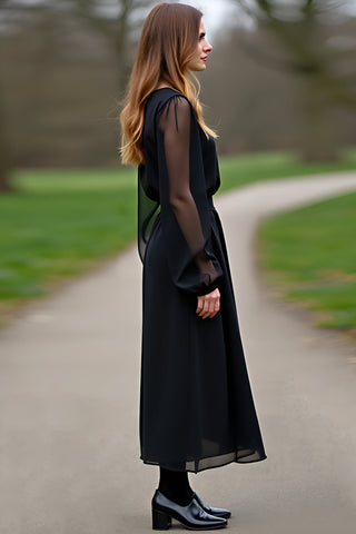 A-Linien-Ballkleid mit schwarzen Chiffonärmeln