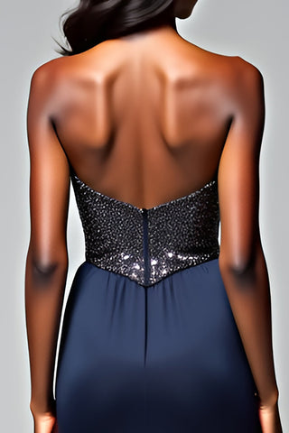 Glitzerndes, marineblaues, langes Abendkleid mit Spaghettiträgern