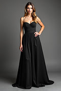 Vestido largo negro de línea A con escote corazón y drapeado, con cinta negra