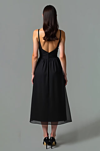 A-Linie, schwarzes, rückenfreies, knielanges Kleid mit schwarzer Krawatte