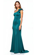 Langes Abendkleid mit Pfauenschleife und One-Shoulder-Träger