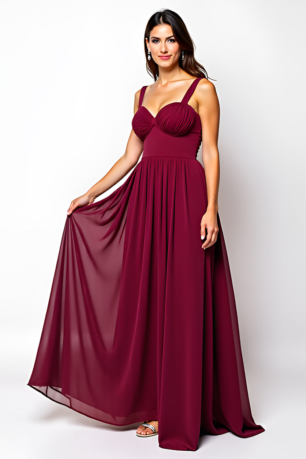 Vestido comprido em chiffon em tom de coração para convidada de casamento