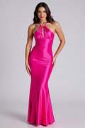 Vestido formal comprido em cetim com corte sereia fúcsia e alças finas