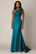 Vestido formal comprido com bainha pavão e um ombro só e laço
