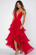 Rotes, langes, asymmetrisches Chiffon-Kleid mit tiefem V-Ausschnitt und Plissee