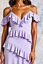 Vestido formal comprido em chiffon com folhos e ombros descobertos lilás e racha