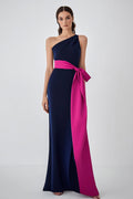 Satin Marine Fuchsia One-Shoulder Langes Abendkleid