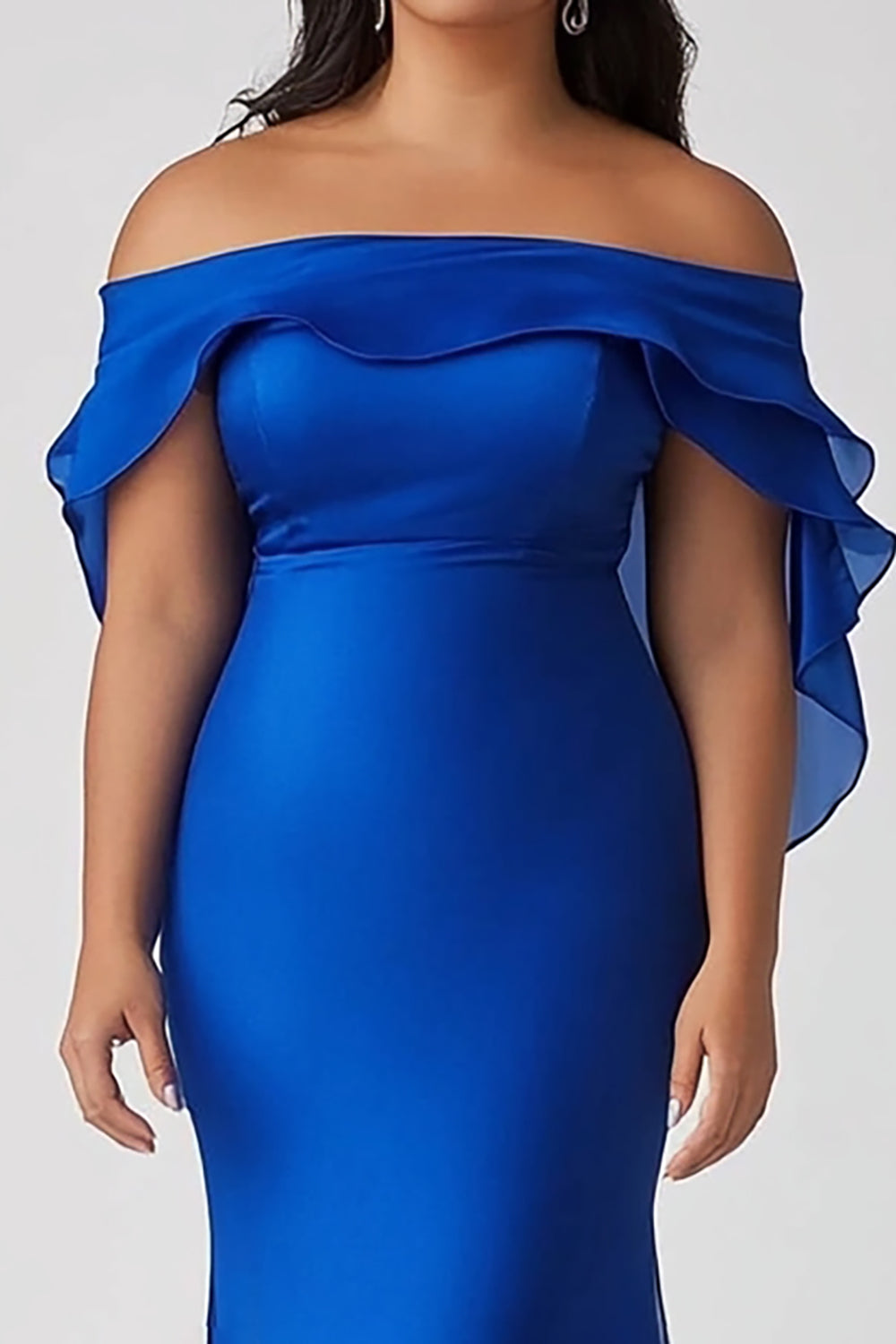 Vestido de cerimónia comprido plus size azul royal com decote ombro a ombro