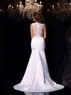 Abito da Sposa in Satin Sirena con Scollo Alto, Applique e Senza Maniche