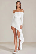 Vestido curto branco com glitter e mangas