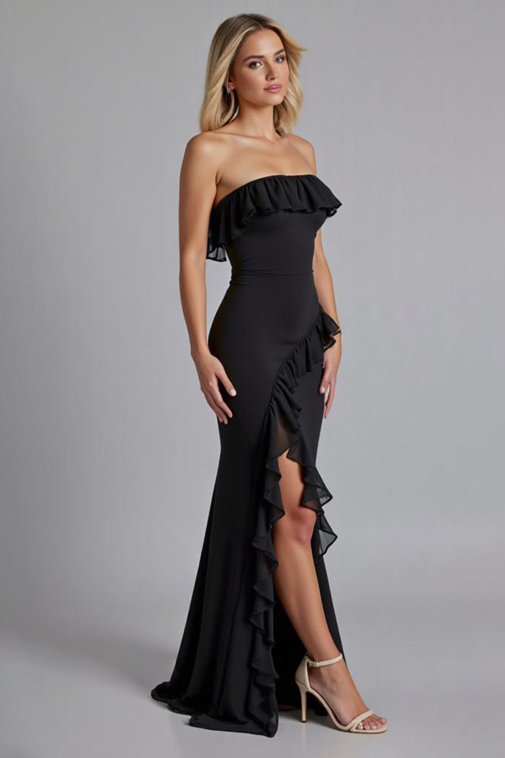 Vestido formal comprido em chiffon preto com decote quadrado e racha