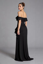 Vestido formal comprido em chiffon preto com decote quadrado e racha