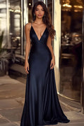 Marineblaues, langes Abendkleid aus Satin in A-Linie mit Spaghettiträgern