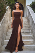 Vestido formal comprido com decote quadrado e racha estilo café