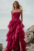 Vestido formal comprido em camadas, corte A, em tule fúcsia, com folhos