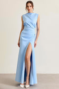 Himmelblaues, ärmelloses, langes Abendkleid mit Schlitz