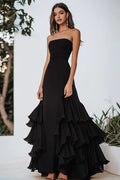 Chiffon-A-Linie, gestuftes, langes, quadratisches Ausschnitt-Kleid in Schwarz