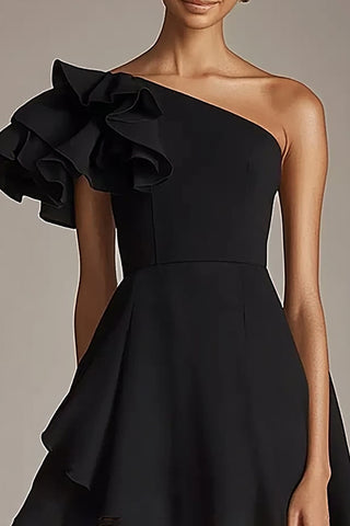 A-Linie One-Shoulder-Satin-Kurzes kleines schwarzes Kleid