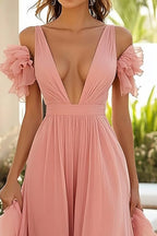 Rosa A-Linien-Kleid mit tiefem V-Ausschnitt und Rüschen für Hochzeitsgäste