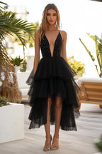 Glitzerndes schwarzes Hochzeitsgastkleid aus Tüll mit tiefem V-Ausschnitt und hohem Schlitz