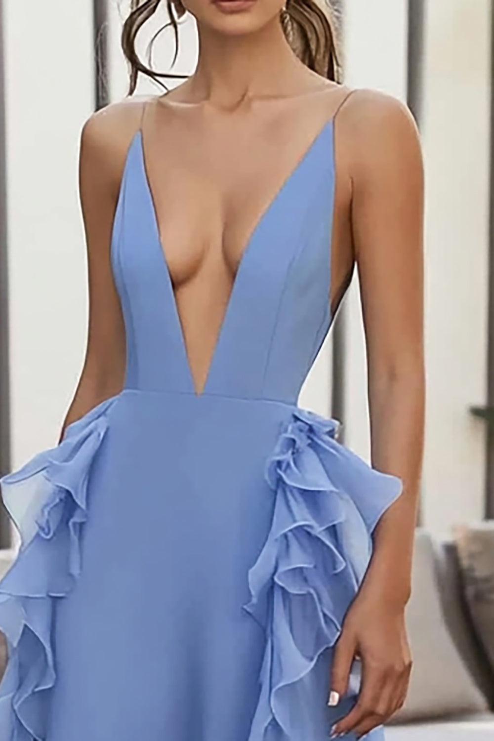 Blaues A-Linien-Kleid mit tiefem V-Ausschnitt und Rüschen, langes Hochzeitsgastkleid