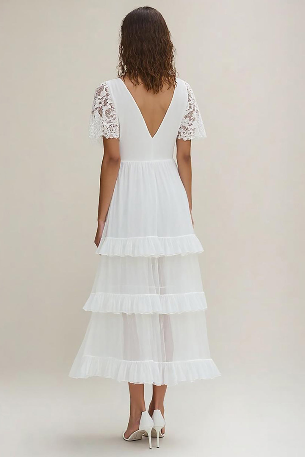Vestido comprido de chiffon branco para ensaio e jantar com mangas em renda
