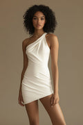 Robe fourreau asymétrique courte cintrée petite robe blanche